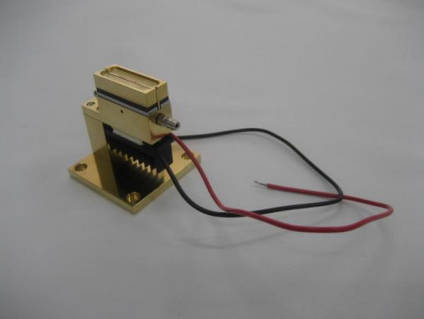 半導体チップ用温度制御型真空チャック式ホルダー01
